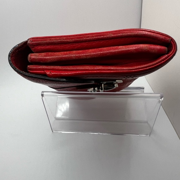 GUC Louis Vuitton Red Iris Mahina Wallet - Picture 3 of 9